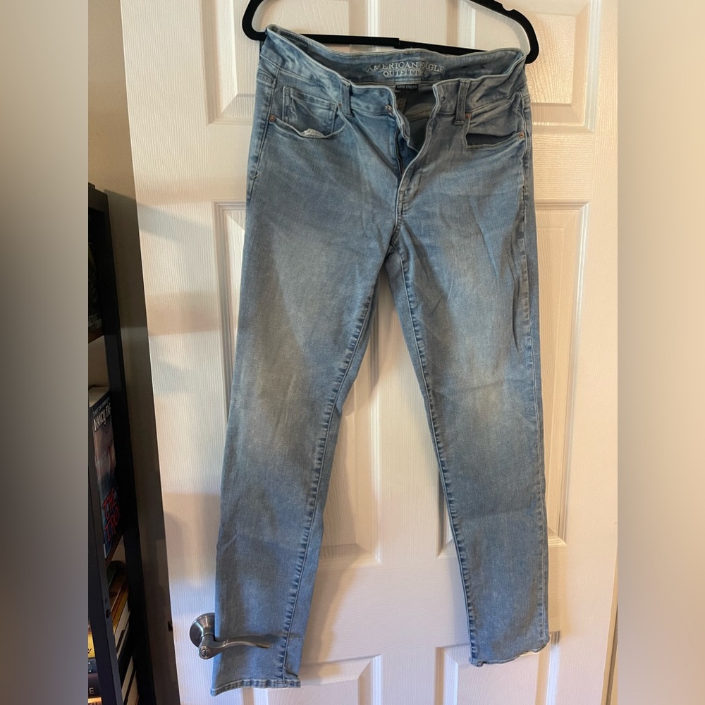 American Eagle light wash skinny jean 10 long